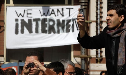 Egyptian protesters demand internet